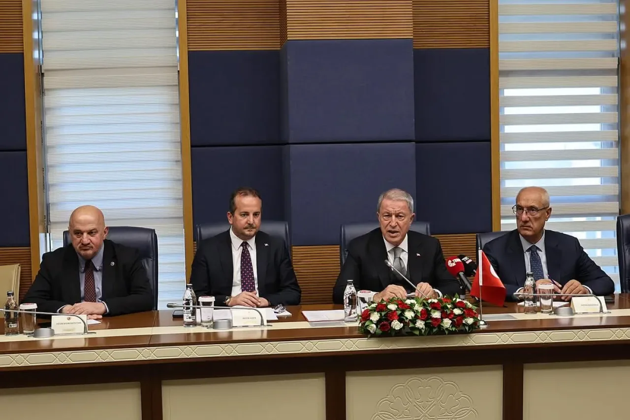 Hulusi Akar, Gürcistan Savunma Komitesi Başkanı'nı TBMM'de Ağırladı Hulusi Akar, Gürcistan Savunma Komitesi Başkanı'nı TBMM'de Ağırladı