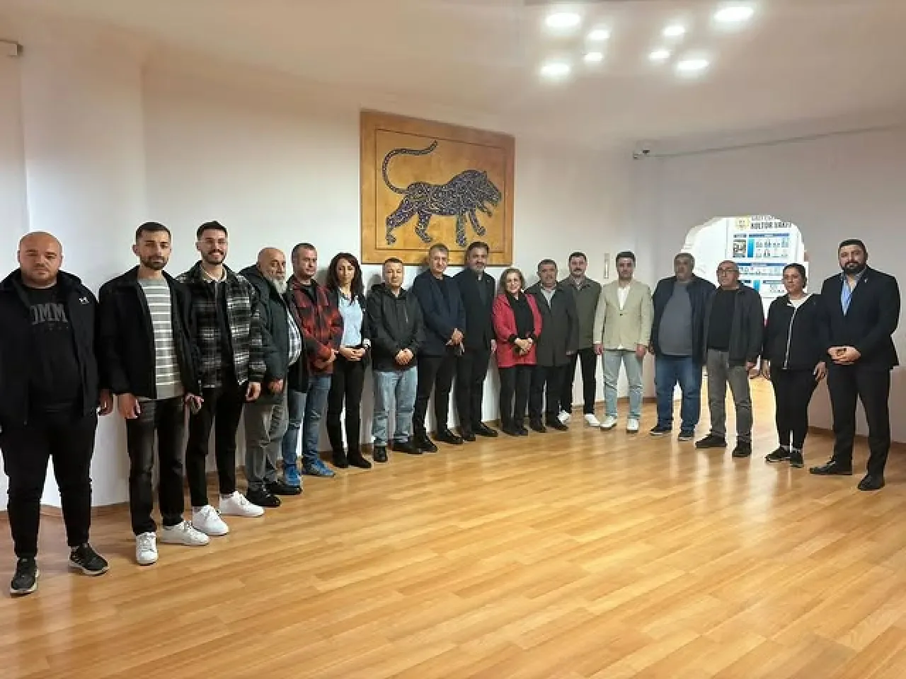 CHP Sultangazi Teşkilatından Gazi Cemevi'ne Ziyaret CHP Sultangazi Teşkilatından Gazi Cemevi'ne Ziyaret