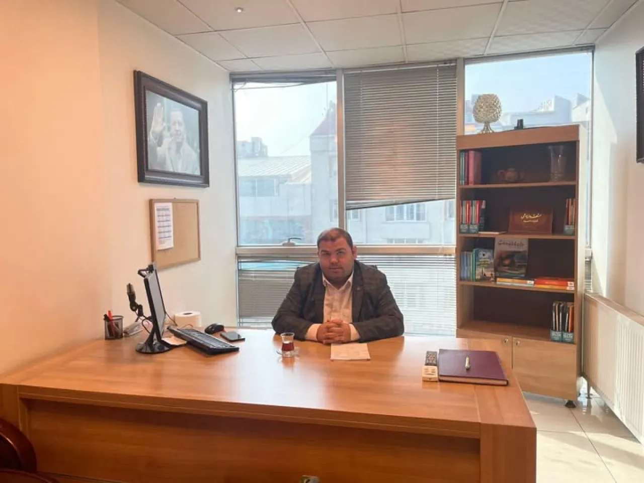 AK Parti Arnavutköy İlçe Başkanlığı Vatandaşlara Kapılarını Açtı AK Parti Arnavutköy İlçe Başkanlığı Vatandaşlara Kapılarını Açtı