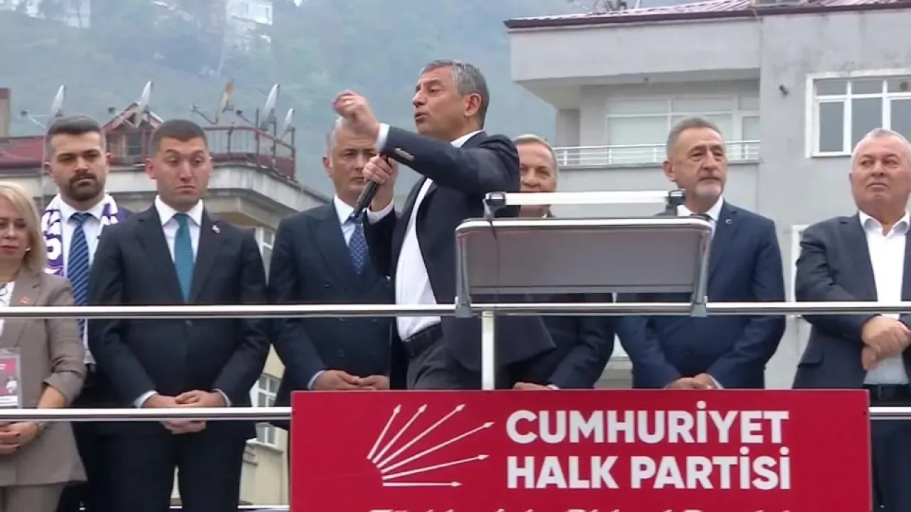 CHP Bursa'da "Ordu da Millet İradesine Sahip Çıkıyor" Mitingi Düzenliyor CHP Bursa'da "Ordu da Millet İradesine Sahip Çıkıyor" Mitingi Düzenliyor