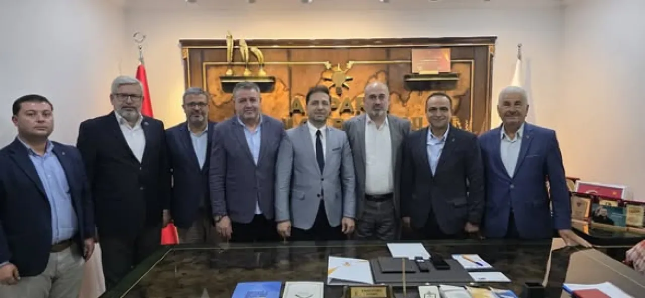 AK Parti İzmir'de Yerel Yönetimler Danışma Meclisi Toplantısı Düzenledi AK Parti İzmir'de Yerel Yönetimler Danışma Meclisi Toplantısı Düzenledi
