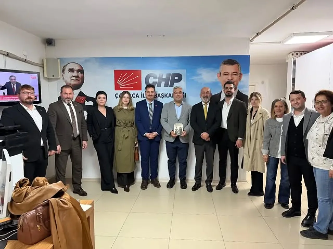 CHP Çatalca İlçe Başkanlığı'na Hukukçulardan Ziyaret CHP Çatalca İlçe Başkanlığı'na Hukukçulardan Ziyaret