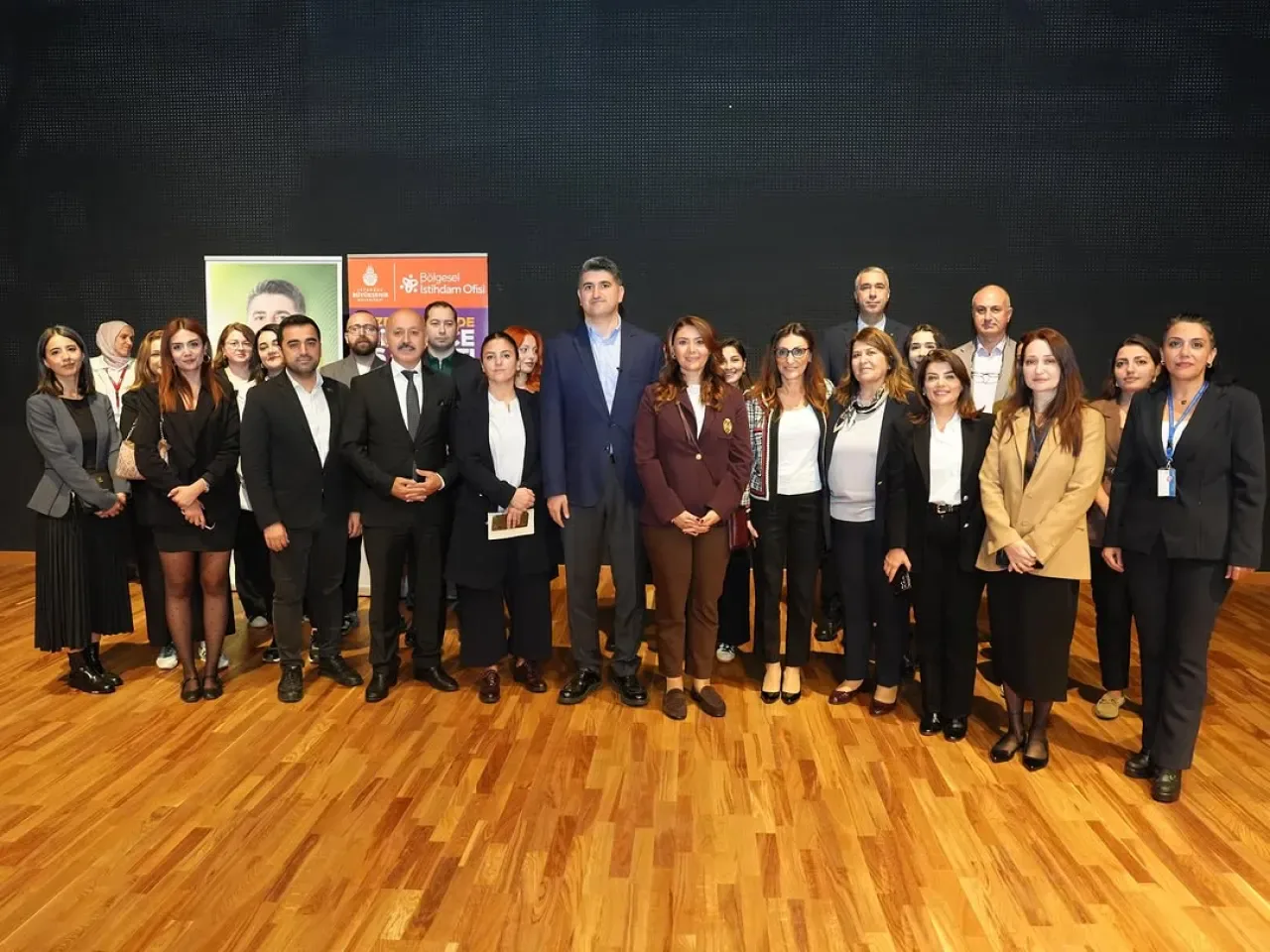 Ataşehir'de Kariyer Fuarı: İş Arayanlar ve Firmalar Buluştu Ataşehir'de Kariyer Fuarı: İş Arayanlar ve Firmalar Buluştu