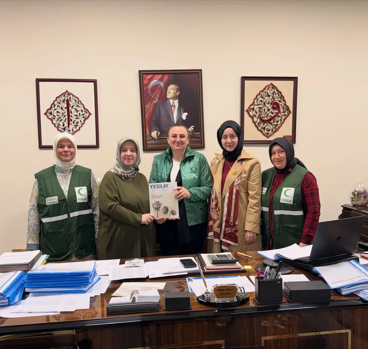 Yeşilay Bağcılar Şubesi, Kadın Komisyonu ile Kaymakamlık Vakfı'na Ziyaret Gerçekleştirdi Yeşilay Bağcılar Şubesi, Kadın Komisyonu ile Kaymakamlık Vakfı'na Ziyaret Gerçekleştirdi
