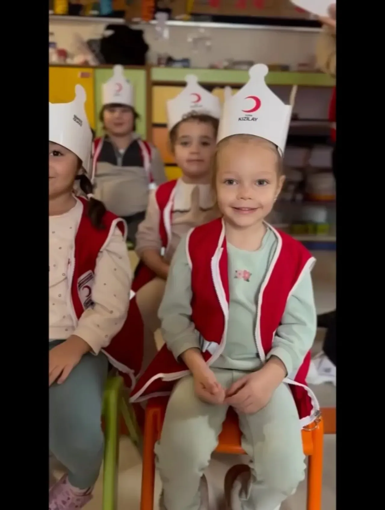 Bahçelievler Anaokulu Öğrencileri Kızılay Haftası'nı Kutladı Bahçelievler Anaokulu Öğrencileri Kızılay Haftası'nı Kutladı