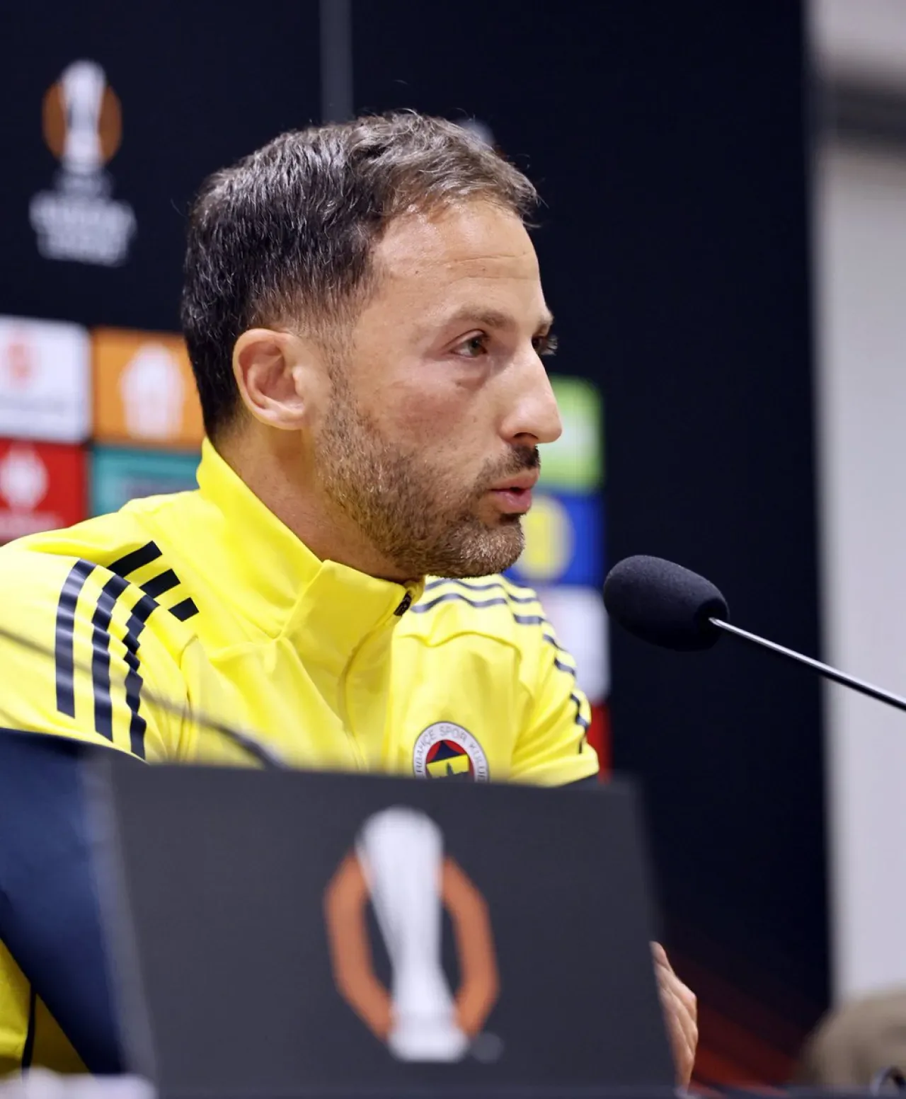 Fenerbahçe Teknik Direktörü Tedesco ve Oosterwolde, Plzen Maçı Öncesi Açıklama Yaptı Fenerbahçe Teknik Direktörü Tedesco ve Oosterwolde, Plzen Maçı Öncesi Açıklama Yaptı