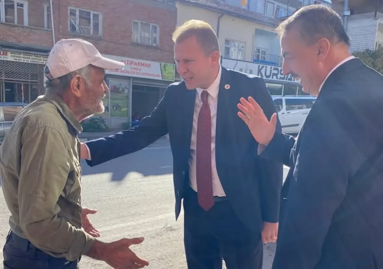 Yeşil Hisar Belediyesi ve Kaymakam Adıgüzel'den Esnaf Ziyareti Yeşil Hisar Belediyesi ve Kaymakam Adıgüzel'den Esnaf Ziyareti