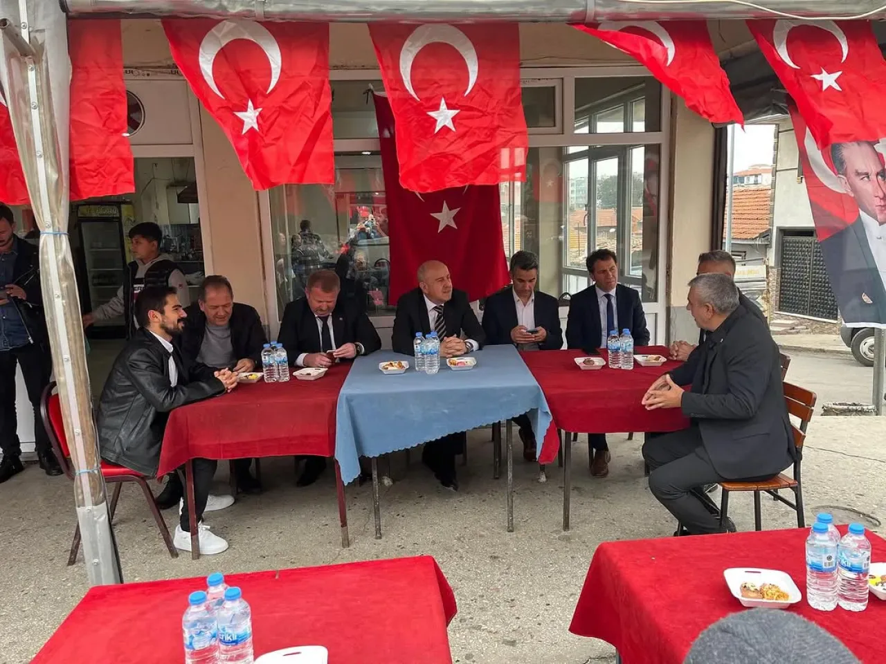 Karacabey Kaymakamı Cemalettin Yılmaz, Saadet Mahallesi Sakinleri ile Buluştu Karacabey Kaymakamı Cemalettin Yılmaz, Saadet Mahallesi Sakinleri ile Buluştu