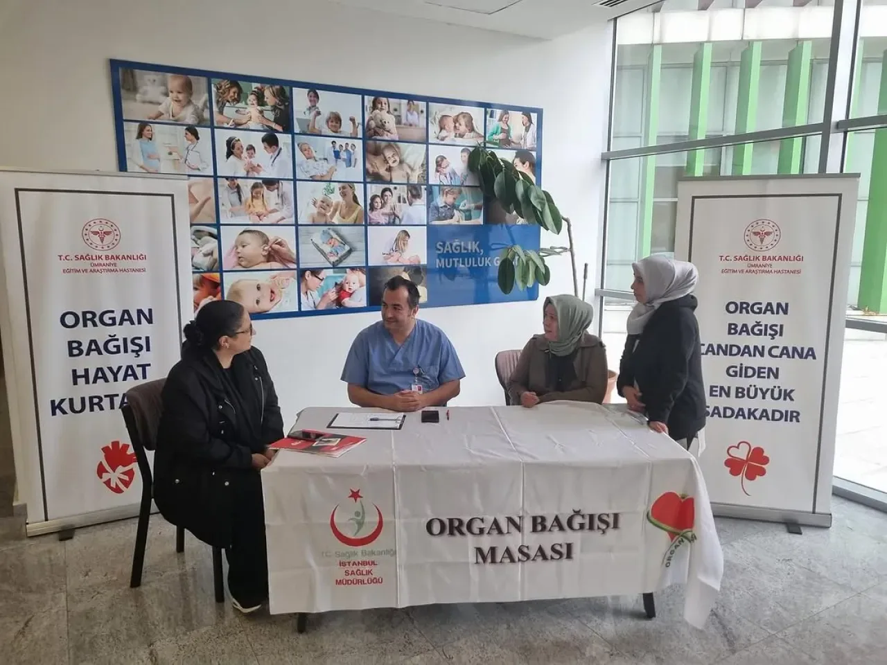 Ümraniye'de Organ Bağışı Haftası'nda Anlamlı Ziyaret Ümraniye'de Organ Bağışı Haftası'nda Anlamlı Ziyaret