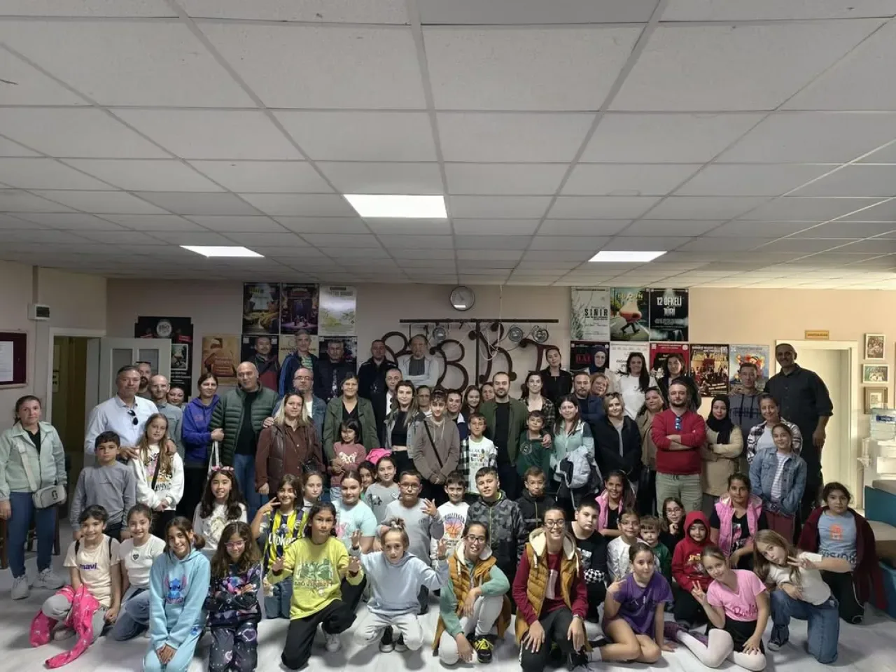 Burhaniye Belediyesi Kent Tiyatrosu Yeni Sezon Eğitim Çalışmalarına Başladı Burhaniye Belediyesi Kent Tiyatrosu Yeni Sezon Eğitim Çalışmalarına Başladı