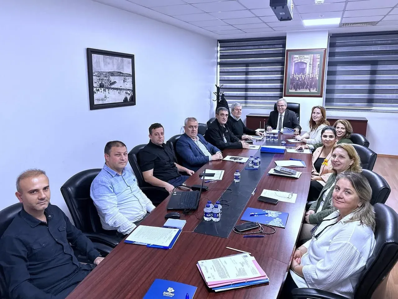 Bandırma Belediyesi'nde Encümen Toplantısı ve Denetimli Serbestlik Müdürlüğü Ziyareti Bandırma Belediyesi'nde Encümen Toplantısı ve Denetimli Serbestlik Müdürlüğü Ziyareti