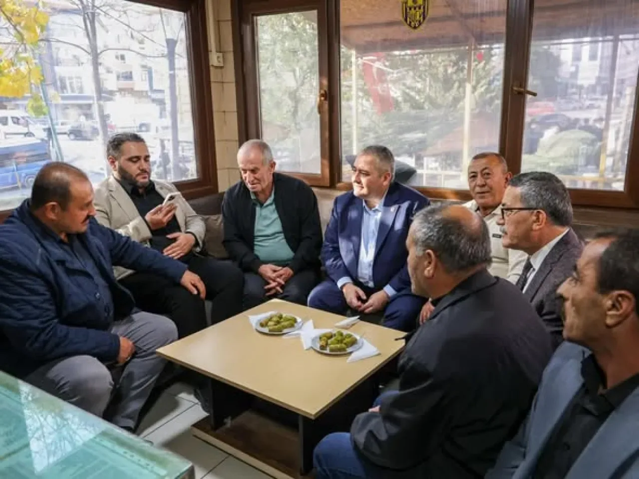 CHP'li Özarslan, Keçiören'deki Taksicilerle Bir Araya Geldi CHP'li Özarslan, Keçiören'deki Taksicilerle Bir Araya Geldi