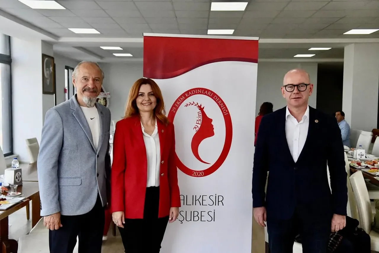 29 Ekim Kadınları Derneği Balıkesir'de Dayanışma Kahvaltısı Düzenledi 29 Ekim Kadınları Derneği Balıkesir'de Dayanışma Kahvaltısı Düzenledi