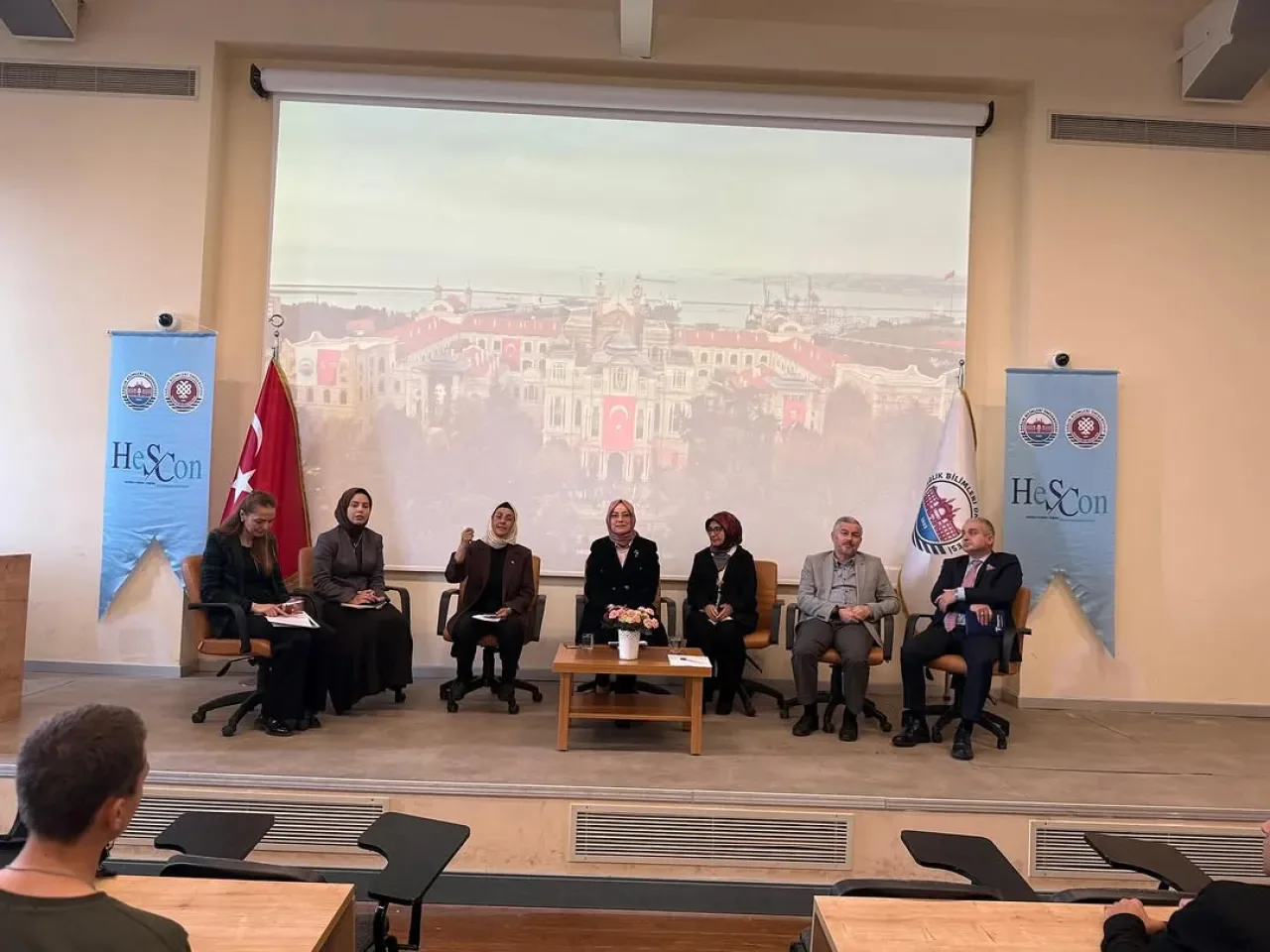 SBÜ Hamidiye Tıp Fakültesi'nde Dekan ve Öğrenciler Buluştu SBÜ Hamidiye Tıp Fakültesi'nde Dekan ve Öğrenciler Buluştu