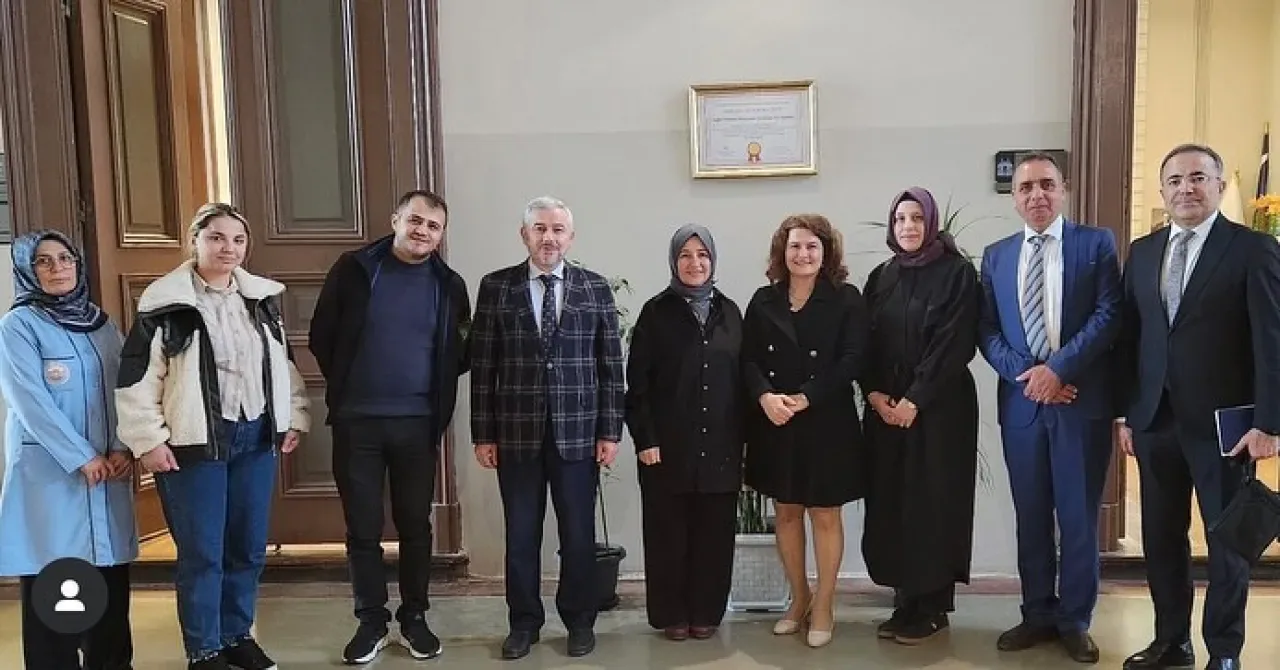 SBÜ Hamidiye Tıp Fakültesi'ne Hayırlı Olsun Ziyareti SBÜ Hamidiye Tıp Fakültesi'ne Hayırlı Olsun Ziyareti