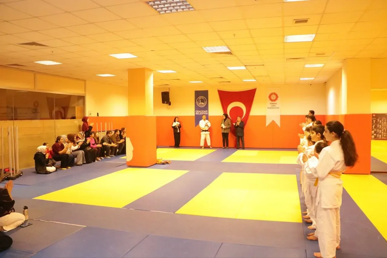 İstanbul Üsküdar Belediyesi Judo Takımı'nda Kuşak Terfi Töreni İstanbul Üsküdar Belediyesi Judo Takımı'nda Kuşak Terfi Töreni