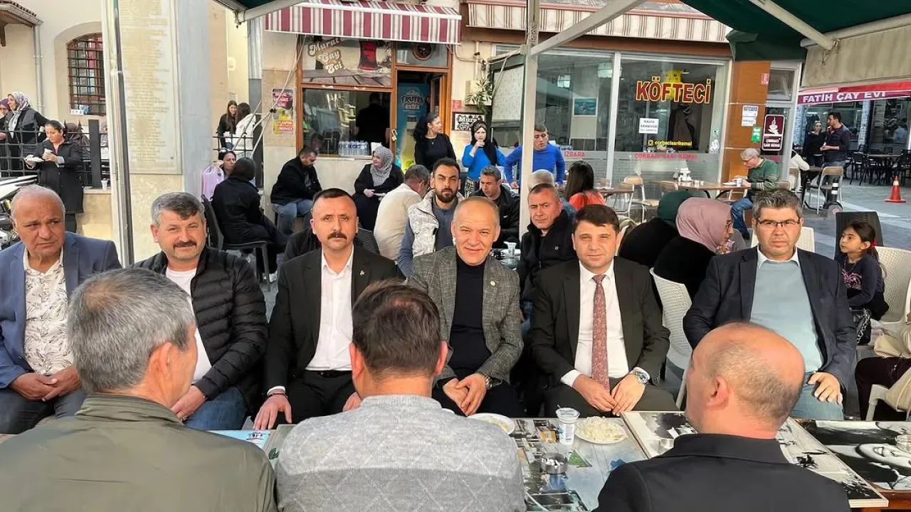 Balıkesir'de Merhum Hasan Basri Karaağaç İçin Mevlid Programı Düzenlendi Balıkesir'de Merhum Hasan Basri Karaağaç İçin Mevlid Programı Düzenlendi