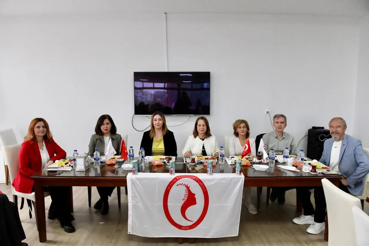 29 Ekim Kadınları Derneği Balıkesir Şubesi'nde Dayanışma Kahvaltısı Düzenlendi 29 Ekim Kadınları Derneği Balıkesir Şubesi'nde Dayanışma Kahvaltısı Düzenlendi