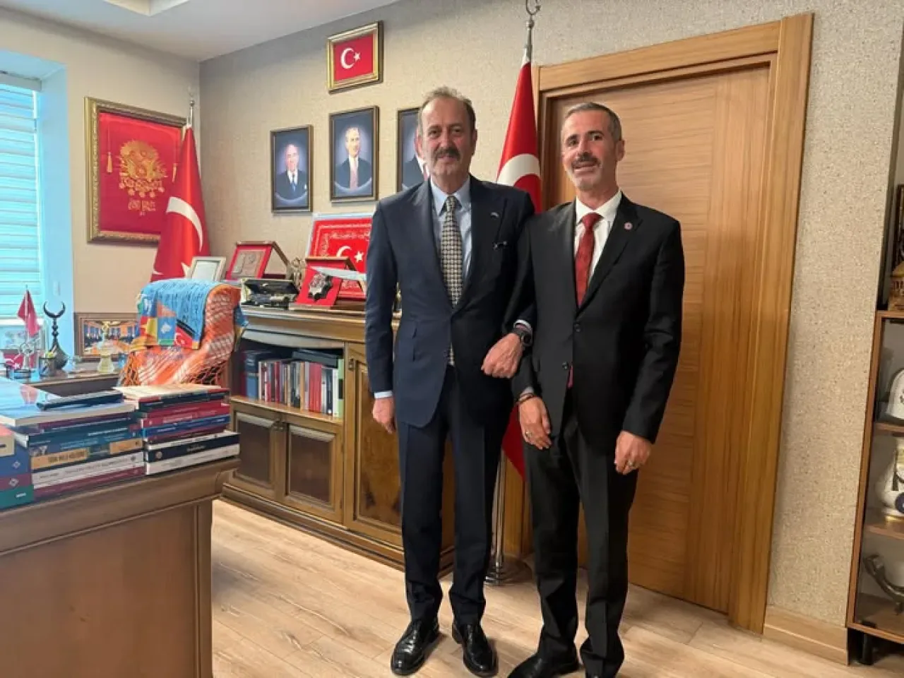 MHP'li Osmanağaoğlu, Çerikli Belediye Başkanı Çağlar'ı Ziyaret Etti MHP'li Osmanağaoğlu, Çerikli Belediye Başkanı Çağlar'ı Ziyaret Etti