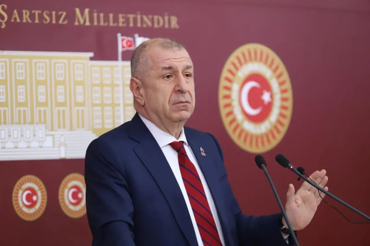 Türk Çiftçisine Yönelik Politikalar ve Tarımda Dışa Bağımlılık Eleştirisi Türk Çiftçisine Yönelik Politikalar ve Tarımda Dışa Bağımlılık Eleştirisi