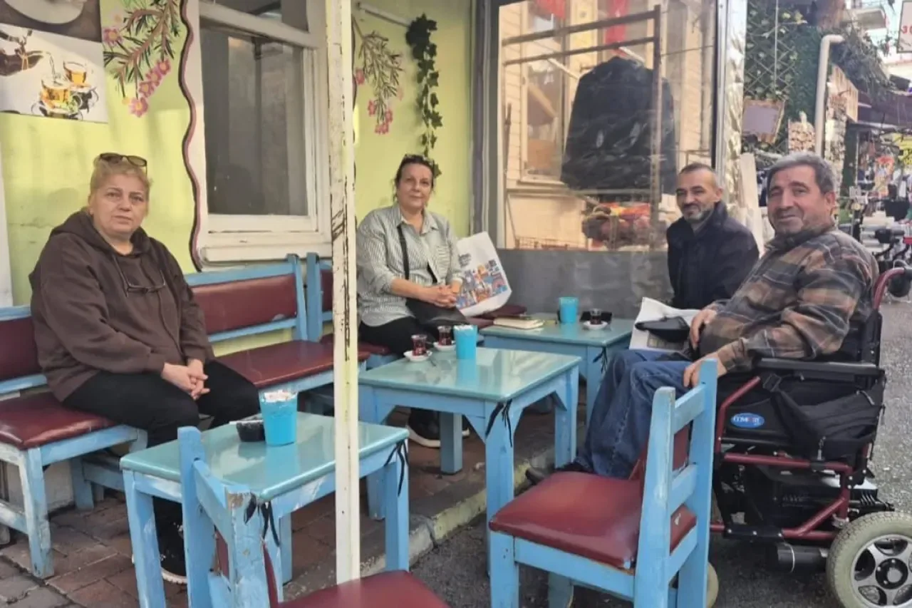 AK Parti Adalar İlçe Sağlık Komisyonu, Evde Bakım Hizmeti Alan Vatandaşları Ziyaret Etti AK Parti Adalar İlçe Sağlık Komisyonu, Evde Bakım Hizmeti Alan Vatandaşları Ziyaret Etti