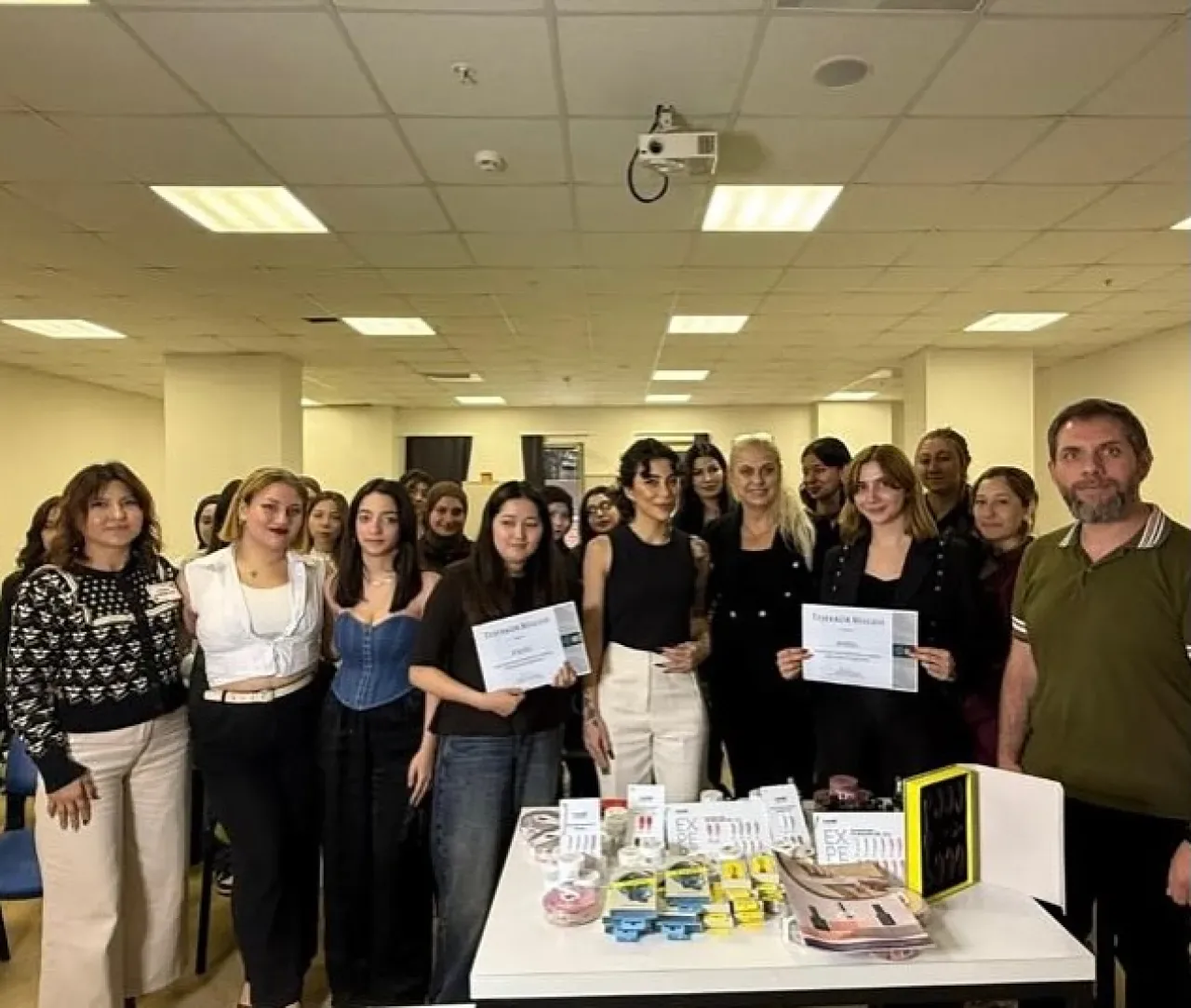 İstanbul Şişli MYO'da Güzellik Sektörüne Yönelik Yenilikçi Workshop Düzenlendi İstanbul Şişli MYO'da Güzellik Sektörüne Yönelik Yenilikçi Workshop Düzenlendi