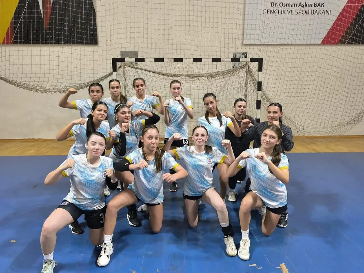 Çatalca Belediyespor Kız Hentbol Takımı Farklı Galibiyet Aldı Çatalca Belediyespor Kız Hentbol Takımı Farklı Galibiyet Aldı