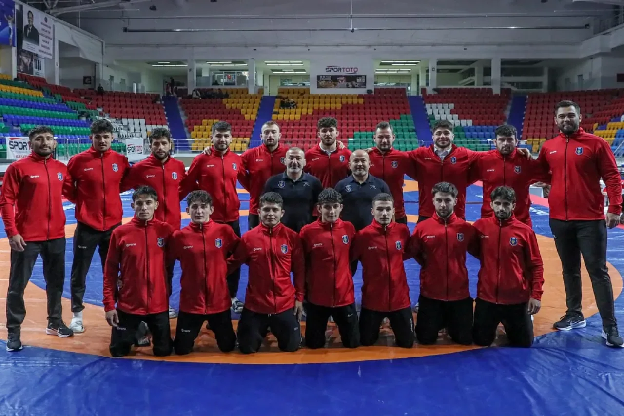 Gebze Belediyesi Güreş Takımı, Ankara'daki Müsabakalarda Şampiyon Olarak 2. Lig'e Yükseldi Gebze Belediyesi Güreş Takımı, Ankara'daki Müsabakalarda Şampiyon Olarak 2. Lig'e Yükseldi