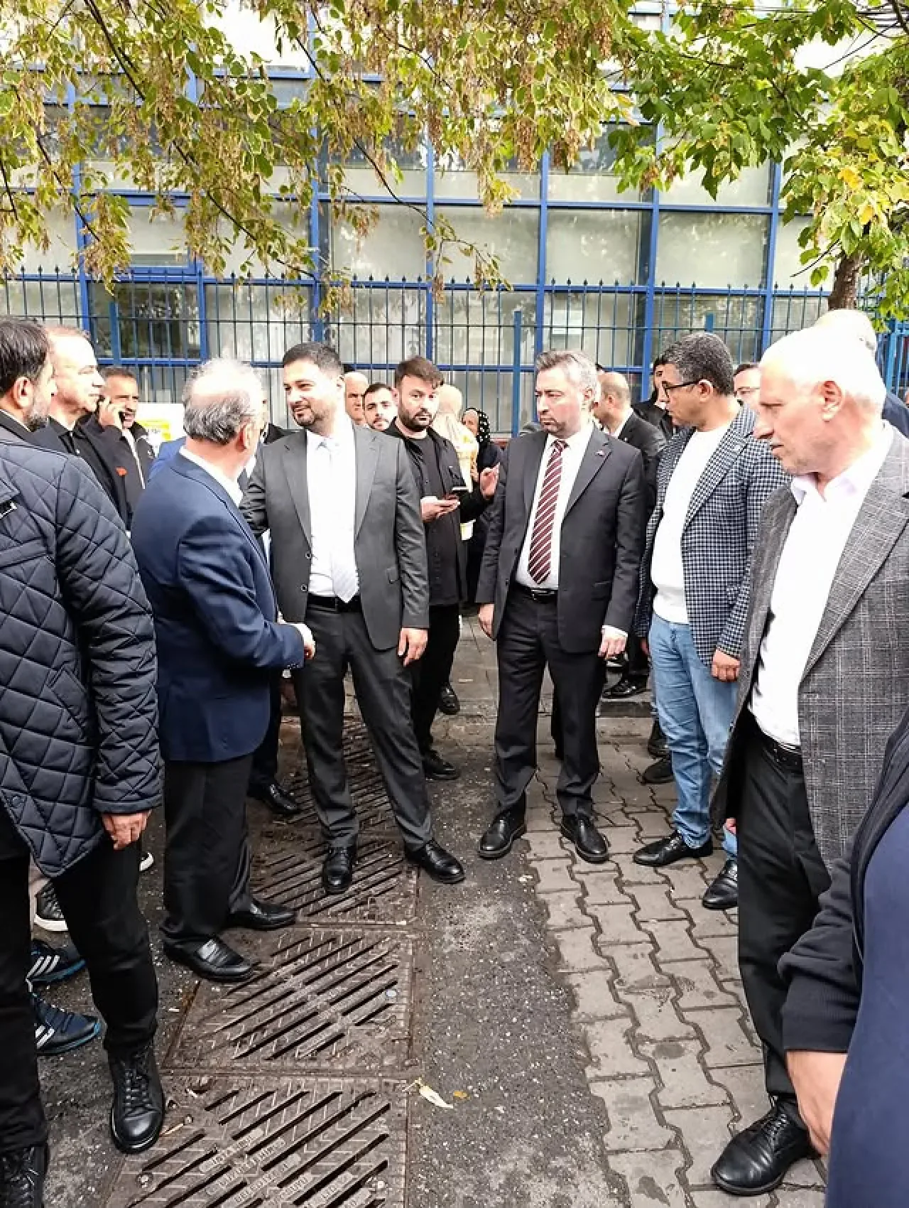 AK Parti Kağıthane İlçe Başkanı Erkan Yıldırım'dan Taziye Ziyareti ve Vatandaş Buluşması AK Parti Kağıthane İlçe Başkanı Erkan Yıldırım'dan Taziye Ziyareti ve Vatandaş Buluşması