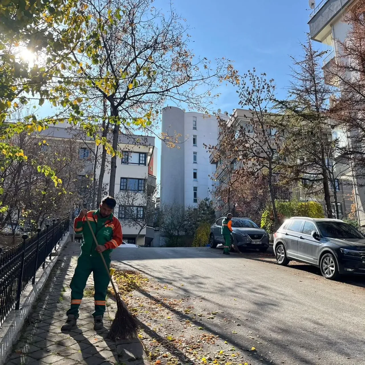 Çankaya Belediyesi, Temizlik Hizmetlerini 7 Gün 24 Kesintisiz Sürdürüyor Çankaya Belediyesi, Temizlik Hizmetlerini 7 Gün 24 Kesintisiz Sürdürüyor