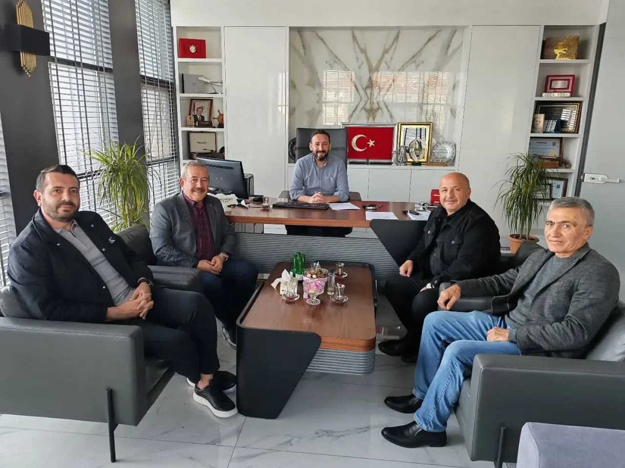 Akyurt AK Parti İlçe Başkanı Yıldırım Murat Önceki Dönem Çubuk Başkanı Erhan Kuşçu'yu Ziyaret Etti Akyurt AK Parti İlçe Başkanı Yıldırım Murat Önceki Dönem Çubuk Başkanı Erhan Kuşçu'yu Ziyaret Etti