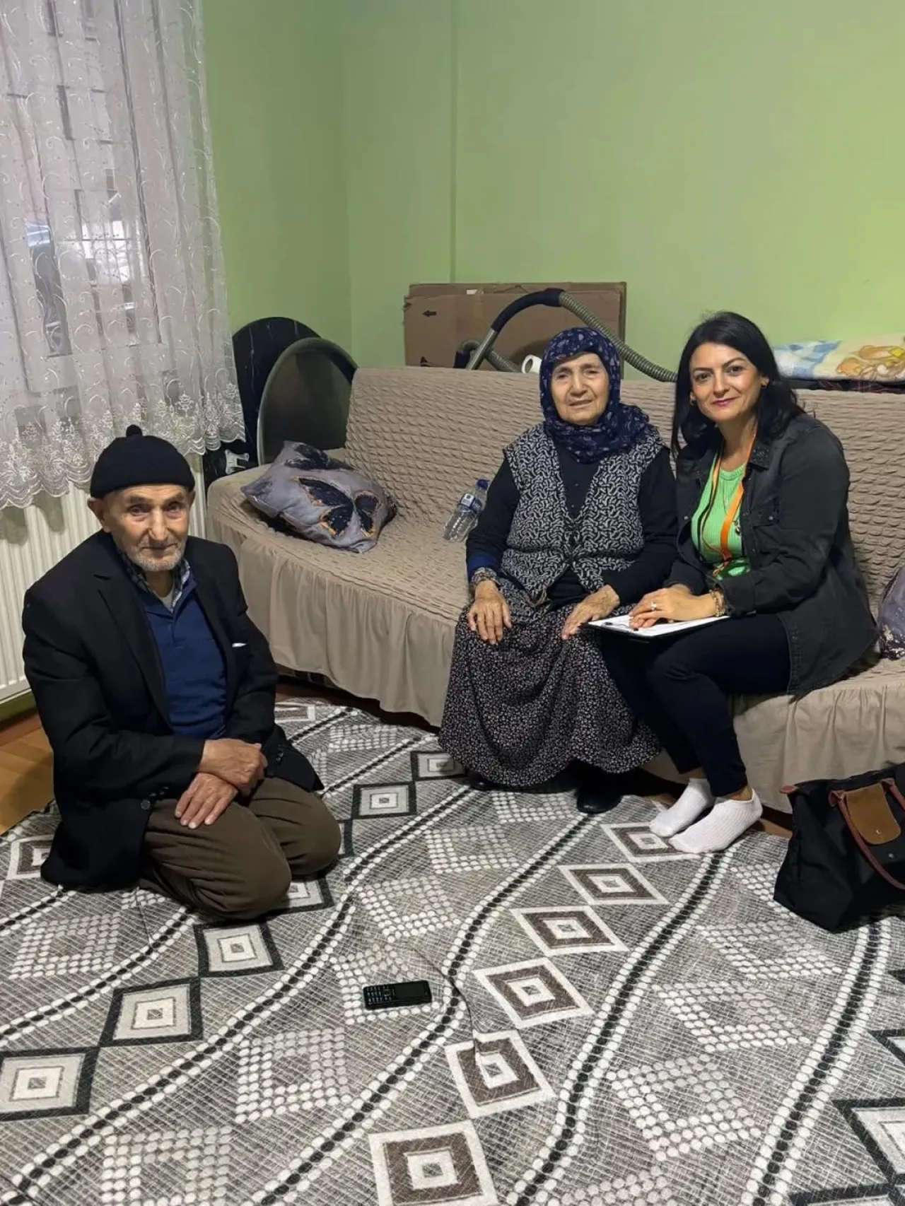 AK Parti Bağcılar'dan İhtiyaç Sahibi Yaşlılara Ziyaret AK Parti Bağcılar'dan İhtiyaç Sahibi Yaşlılara Ziyaret