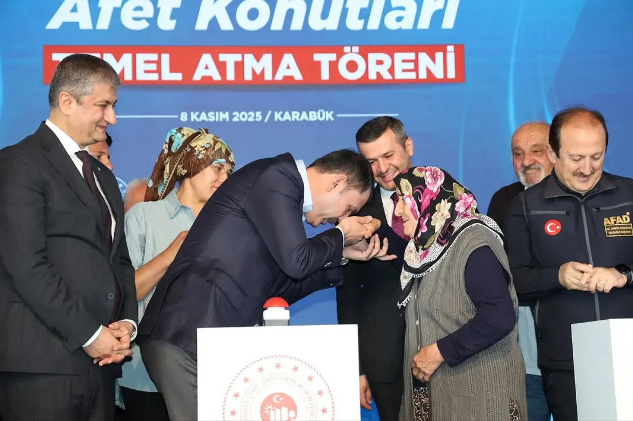 Karabük'te Afet Konutları Temeli Atıldı: 35 Aile Yeni Yuvalarına Kavuşacak Karabük'te Afet Konutları Temeli Atıldı: 35 Aile Yeni Yuvalarına Kavuşacak