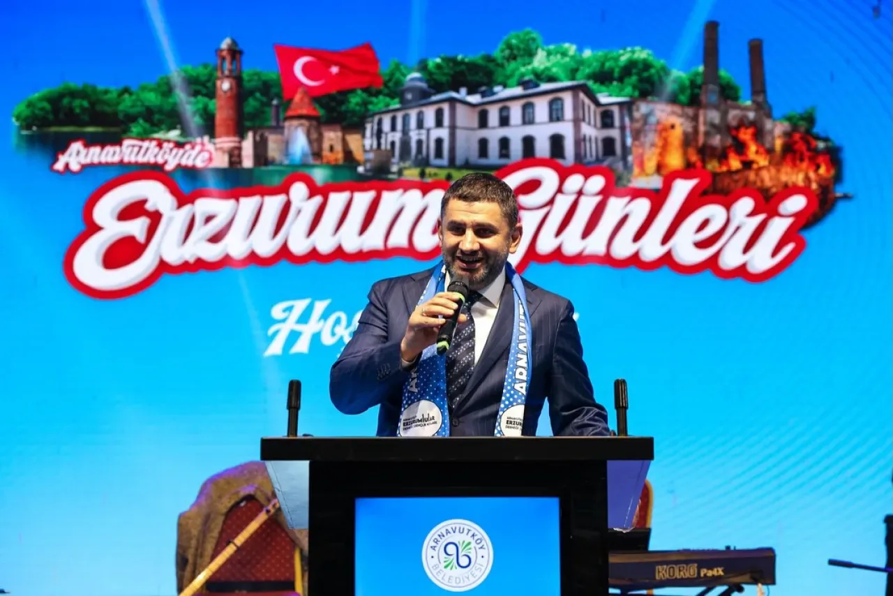 Arnavutköy'de Erzurum Buluşmaları Coşkusu Arnavutköy'de Erzurum Buluşmaları Coşkusu