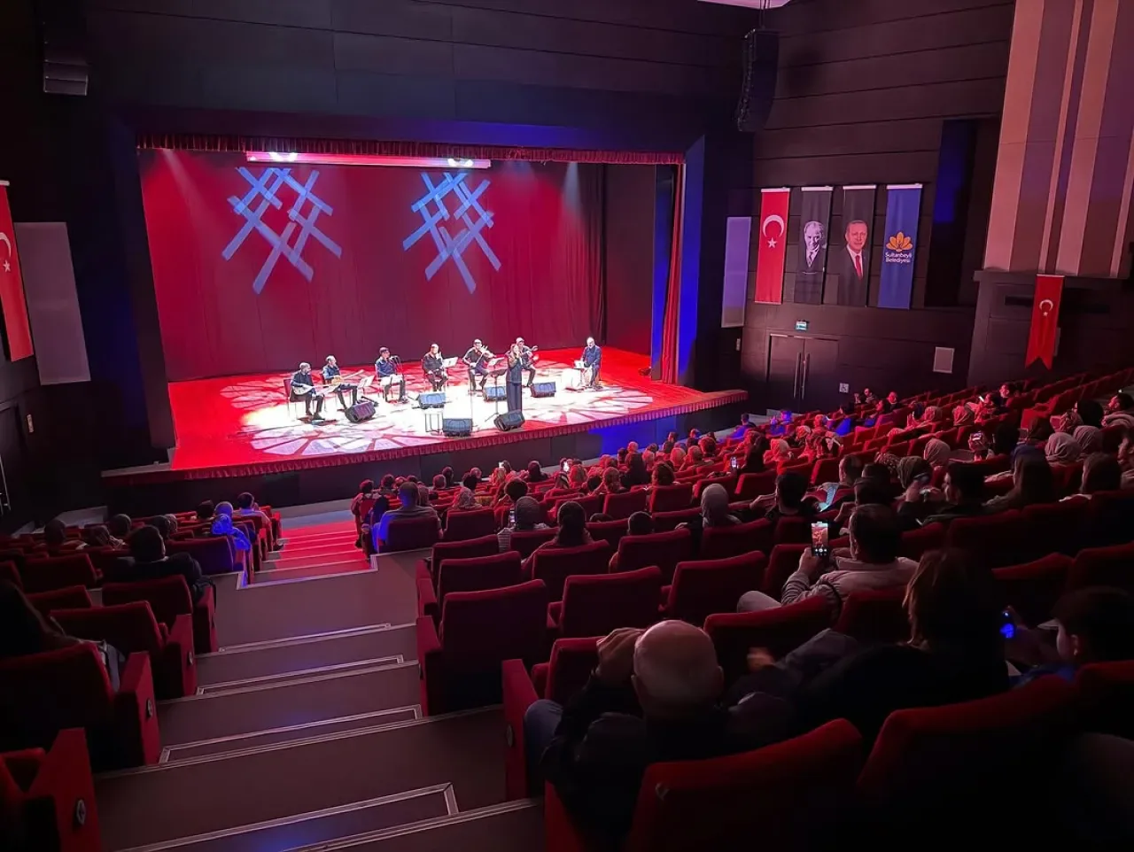 İstanbul Sultanbeyli'de "Memleket Türküleri" Konserine Yoğun İlgi İstanbul Sultanbeyli'de "Memleket Türküleri" Konserine Yoğun İlgi