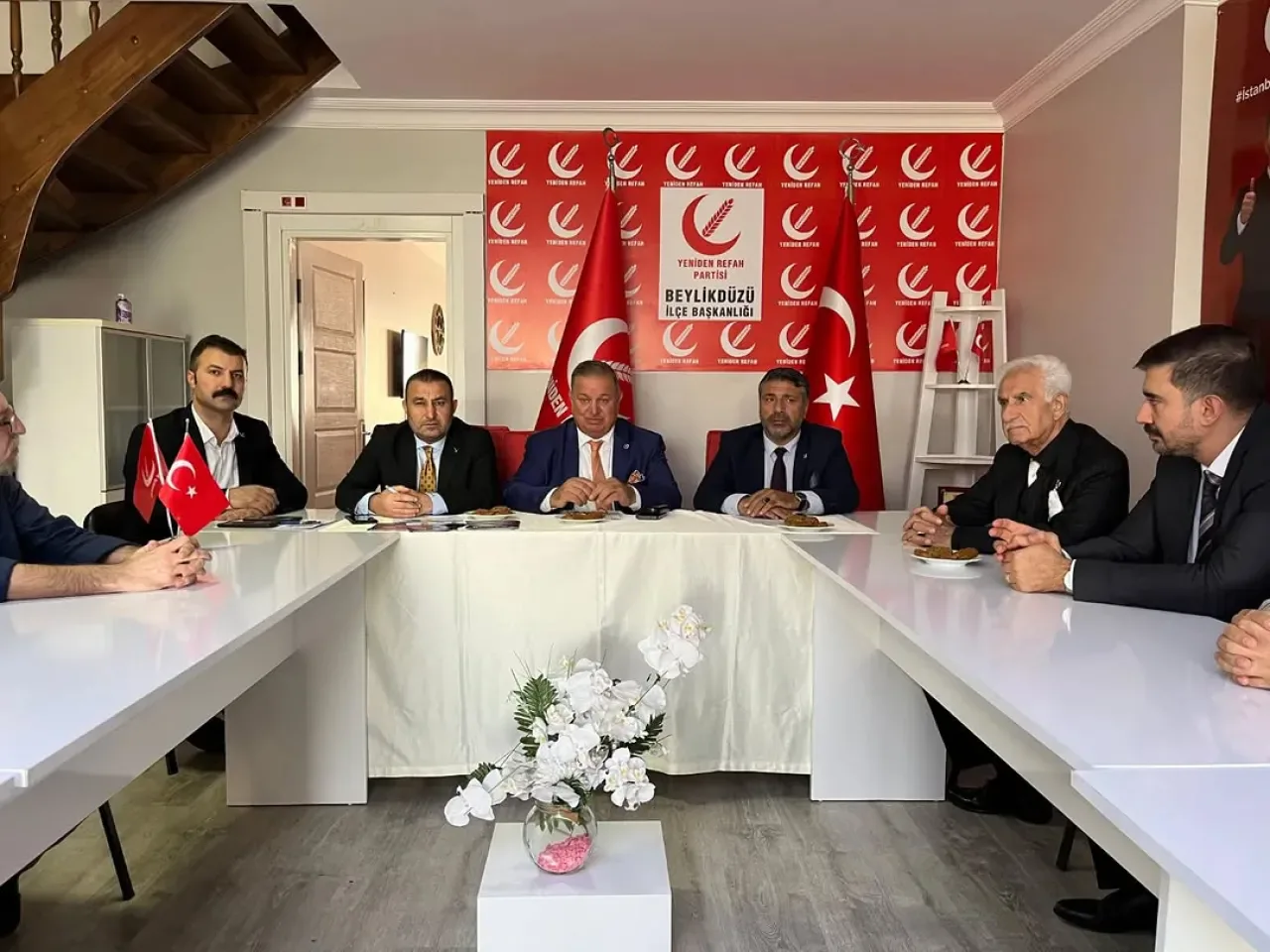 Yeniden Refah Partisi Beylikdüzü'nde Teşkilat Ziyareti Gerçekleştirdi Yeniden Refah Partisi Beylikdüzü'nde Teşkilat Ziyareti Gerçekleştirdi