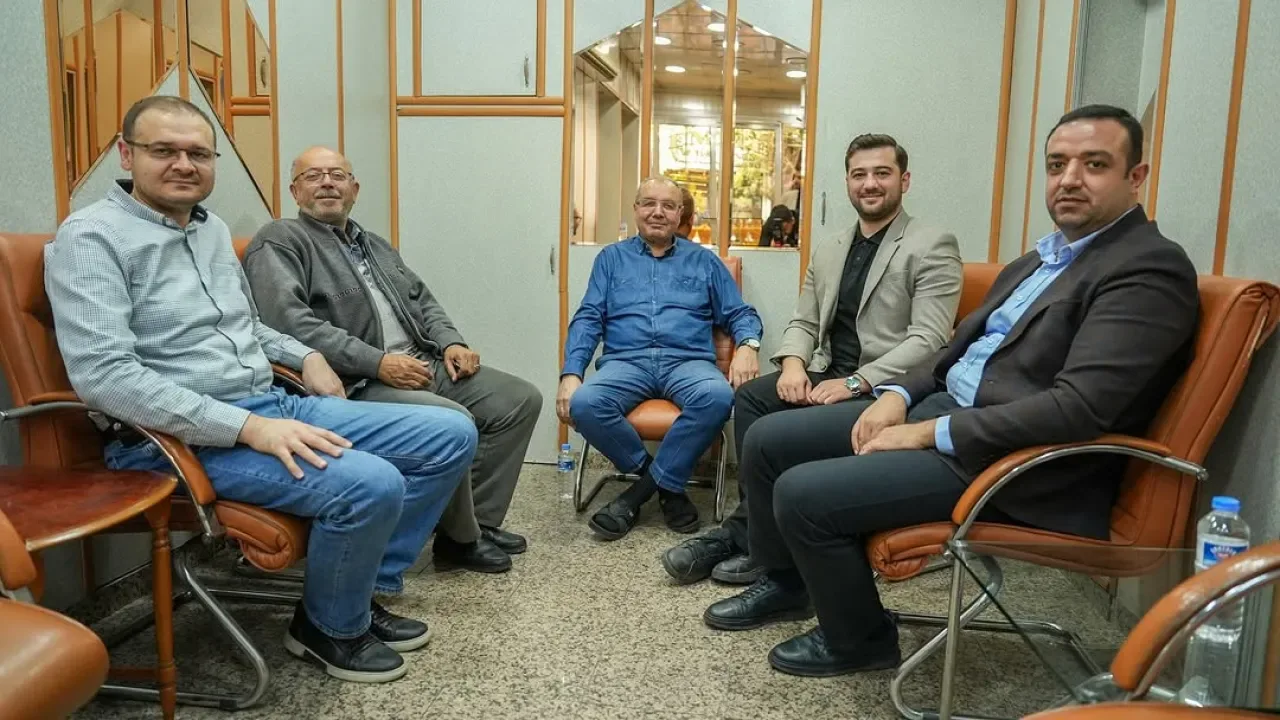 Gaziantep Milletvekili Mesut Bozatlı, Köklü Kuyumculuk İşletmesini Ziyaret Etti Gaziantep Milletvekili Mesut Bozatlı, Köklü Kuyumculuk İşletmesini Ziyaret Etti