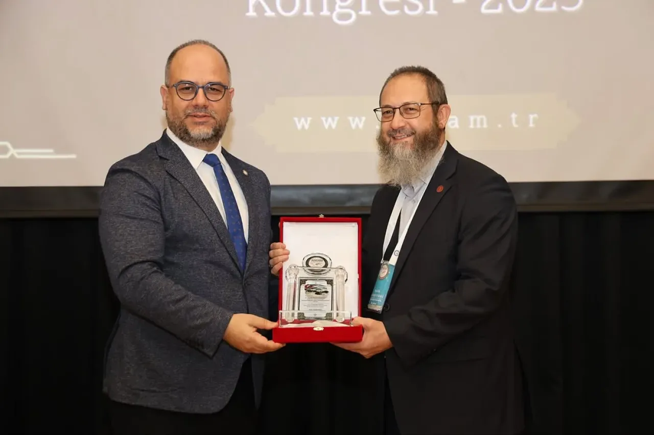 İstanbul'da Avrupa-Orta Asya Krizlerine Çözüm Kongresi Başladı İstanbul'da Avrupa-Orta Asya Krizlerine Çözüm Kongresi Başladı