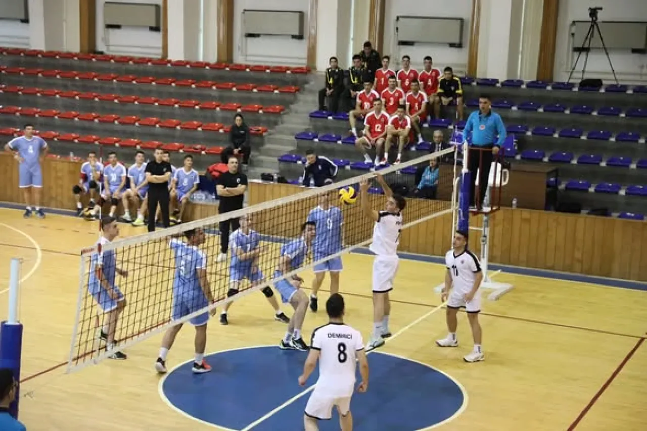 Türkiye ve Yunanistan Harp Okulları Arasında Voleybol Dostluk Müsabakası Türkiye ve Yunanistan Harp Okulları Arasında Voleybol Dostluk Müsabakası