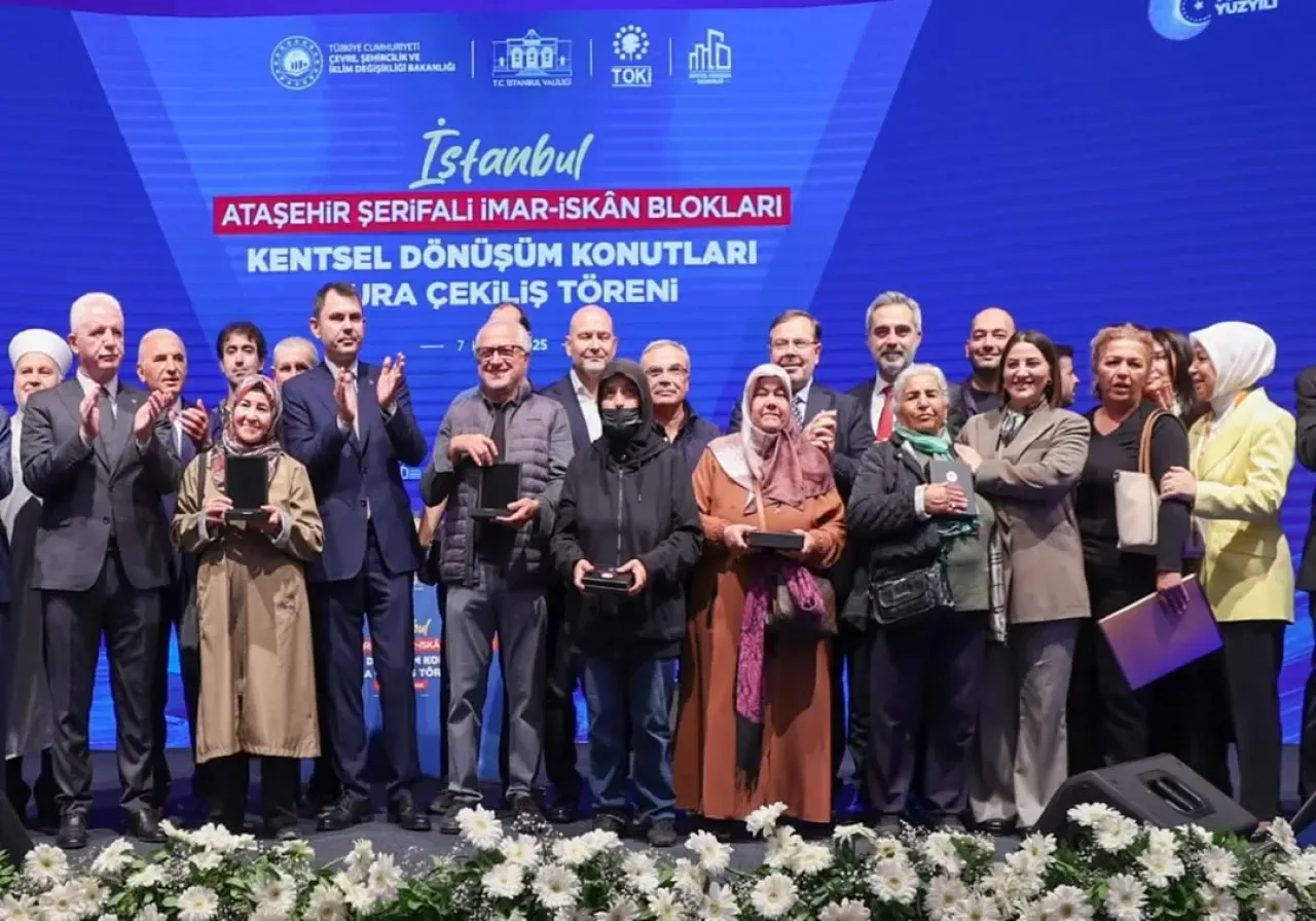 Ataşehir Şerifali'de Kentsel Dönüşüm Coşkusu: 1563 Aile Yeni Yuvalarına Kavuştu Ataşehir Şerifali'de Kentsel Dönüşüm Coşkusu: 1563 Aile Yeni Yuvalarına Kavuştu