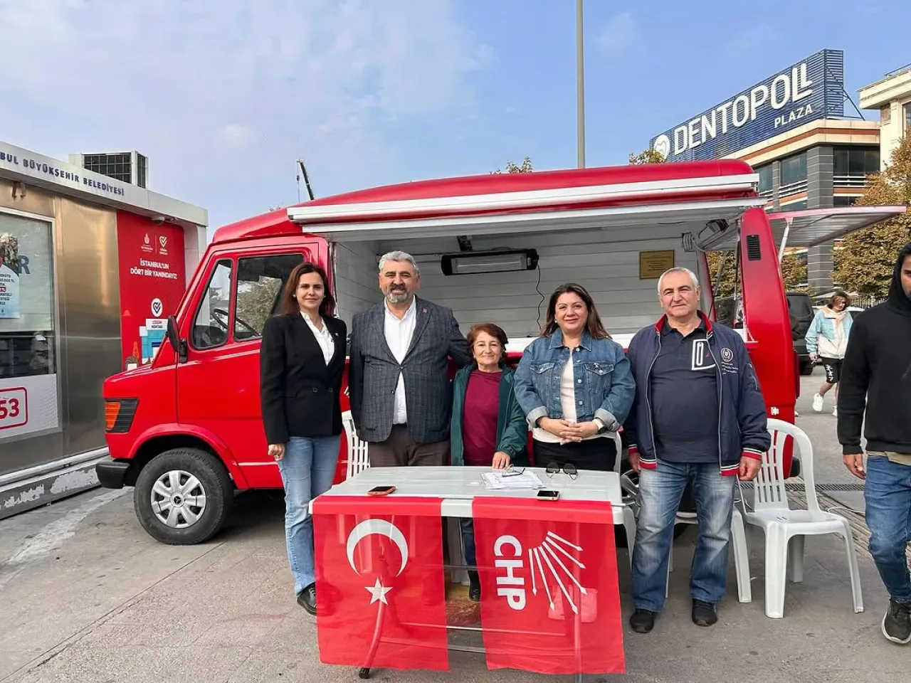 CHP Ümraniye Kadın Kolları, Karavanı ile İlçe Meydanlarında CHP Ümraniye Kadın Kolları, Karavanı ile İlçe Meydanlarında