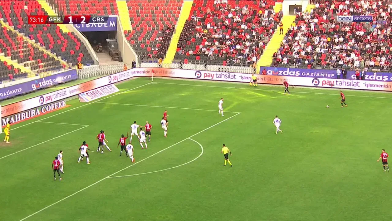 Kevin Rodrigues Muhteşem Golü ile Taraftarı Coşturdu Kevin Rodrigues Muhteşem Golü ile Taraftarı Coşturdu