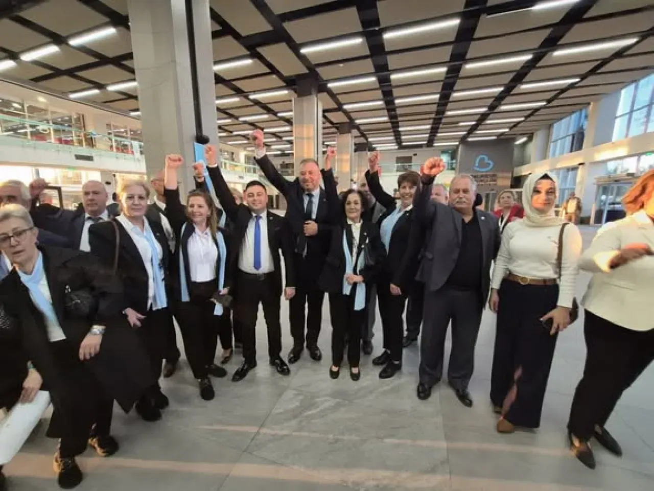İYİ Parti Balıkesir'de 4. Olağan İl Kongresi Tamamlandı, Hasan Fehmi Yörük Yeniden Başkan Seçildi İYİ Parti Balıkesir'de 4. Olağan İl Kongresi Tamamlandı, Hasan Fehmi Yörük Yeniden Başkan Seçildi