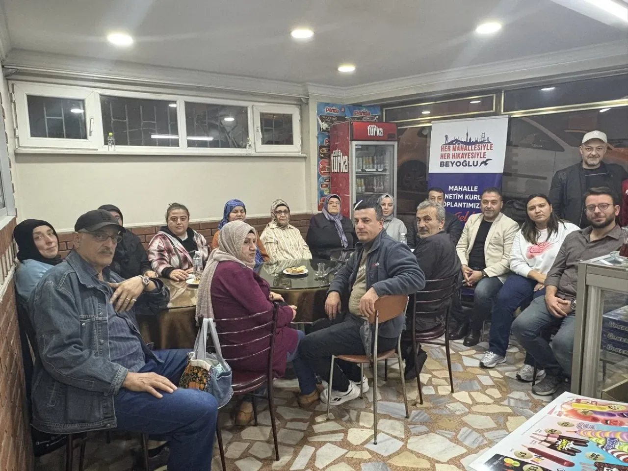 AK Parti Beyoğlu, Sütlüce Mahallesi'nde Yönetim Kurulu Toplantısı Düzenledi AK Parti Beyoğlu, Sütlüce Mahallesi'nde Yönetim Kurulu Toplantısı Düzenledi