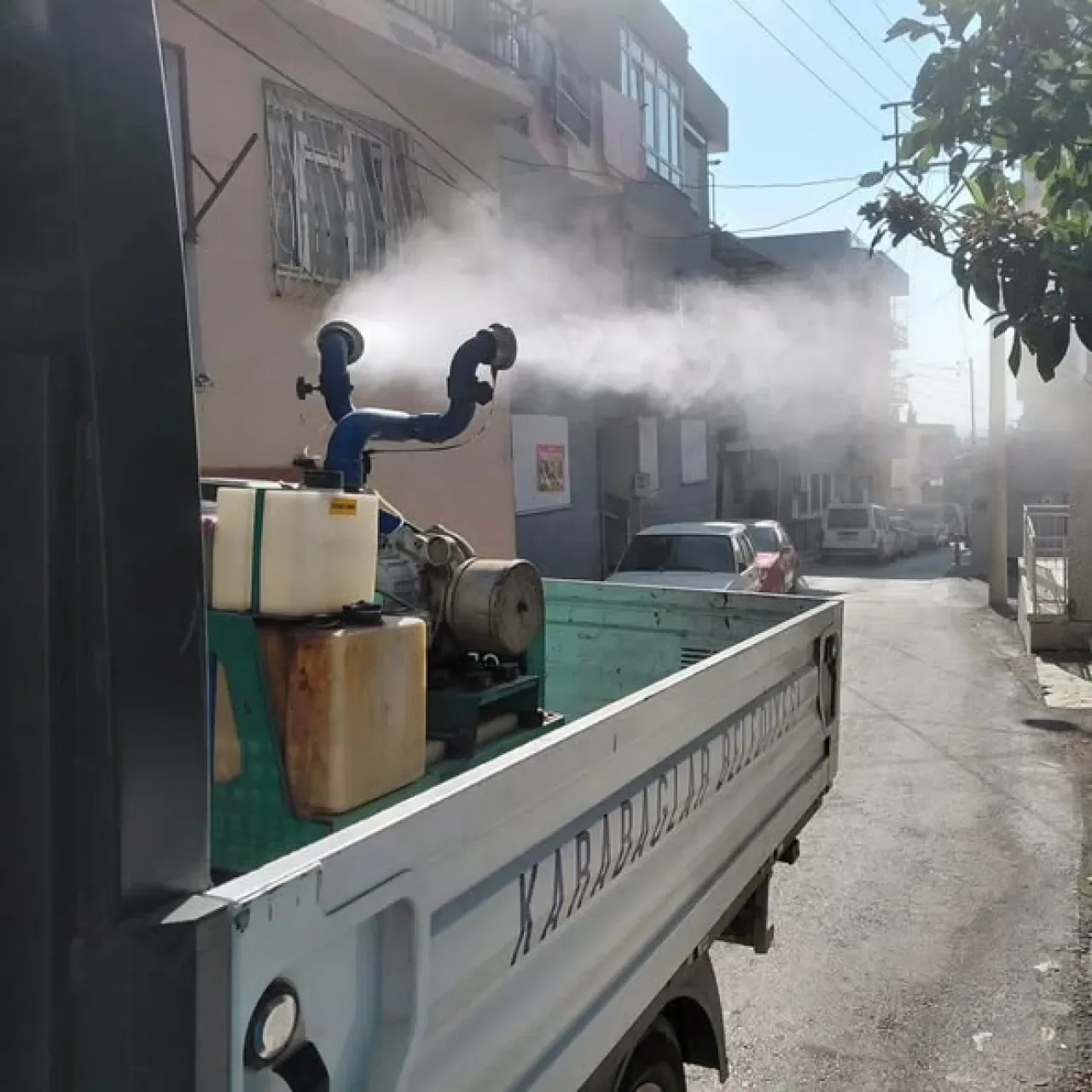 Karabağlar Belediyesi Haşere ile Mücadele Çalışmalarını Sürdürüyor Karabağlar Belediyesi Haşere ile Mücadele Çalışmalarını Sürdürüyor