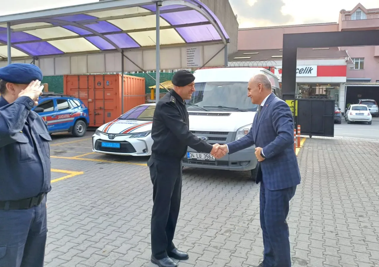Gaziosmanpaşa Kaymakamı İskender Yönden, Eyüpsultan İlçe Jandarma Komutanlığı'nı Ziyaret Etti Gaziosmanpaşa Kaymakamı İskender Yönden, Eyüpsultan İlçe Jandarma Komutanlığı'nı Ziyaret Etti