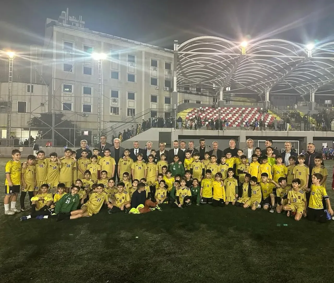 Kağıthane'de Minik Futbolcular Madalyalarına Kavuştu Kağıthane'de Minik Futbolcular Madalyalarına Kavuştu