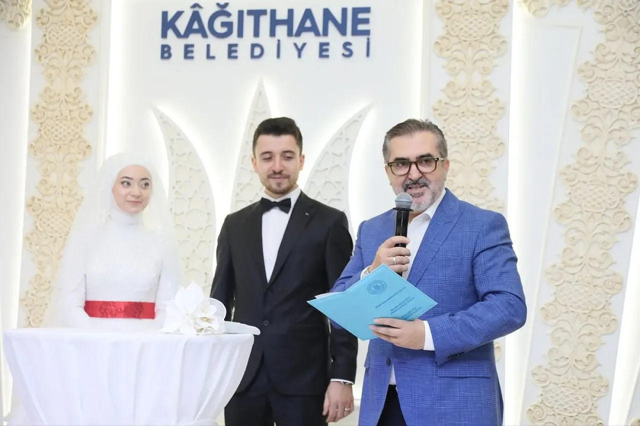 AK Partili Adem Yıldırım, Parti Üyesinin Çocuklarının Nikah Törenine Katıldı AK Partili Adem Yıldırım, Parti Üyesinin Çocuklarının Nikah Törenine Katıldı