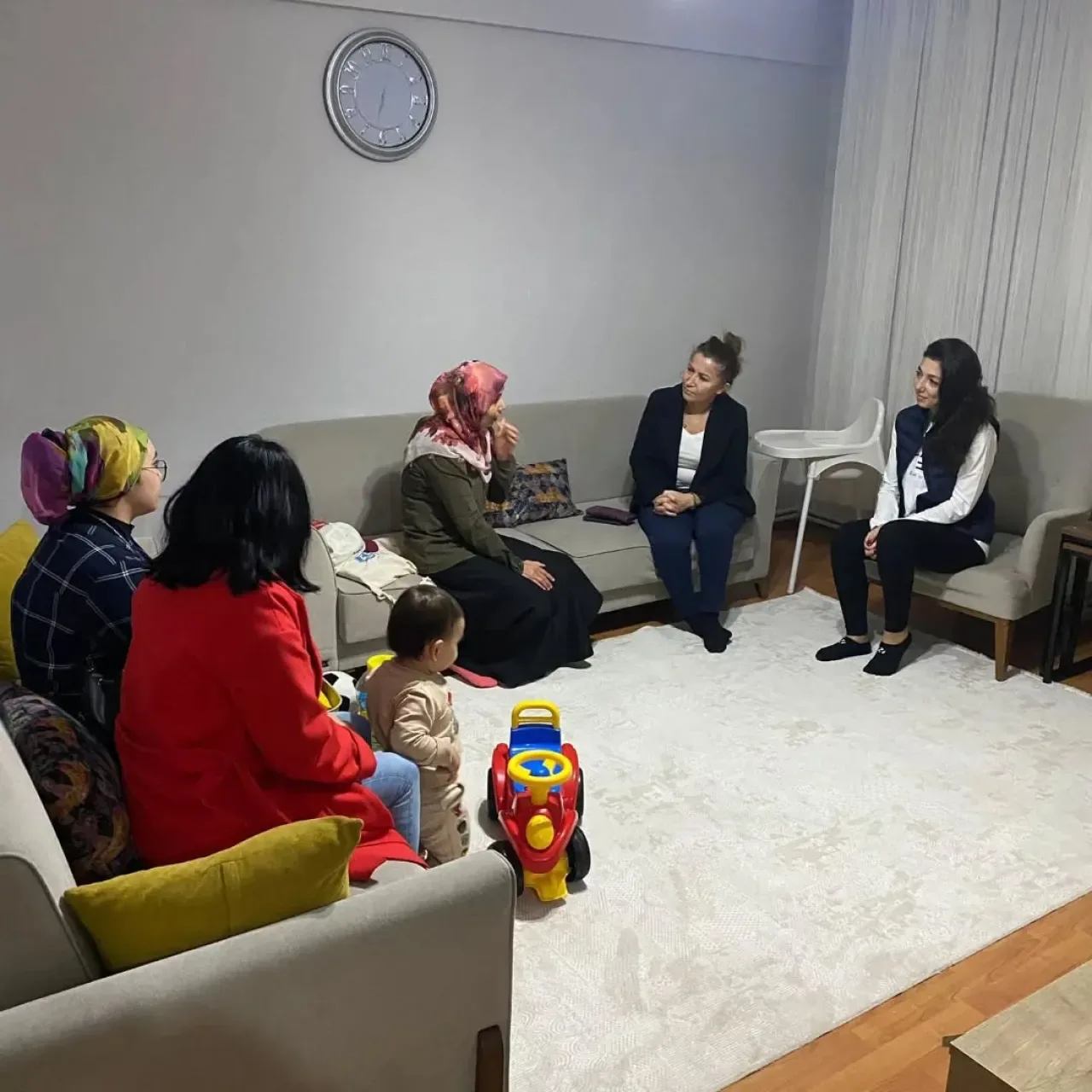 İstanbul CHP Sancaktepe Kadın Kolları Komşu Ziyaretleriyle Dayanışmayı Güçlendiriyor İstanbul CHP Sancaktepe Kadın Kolları Komşu Ziyaretleriyle Dayanışmayı Güçlendiriyor