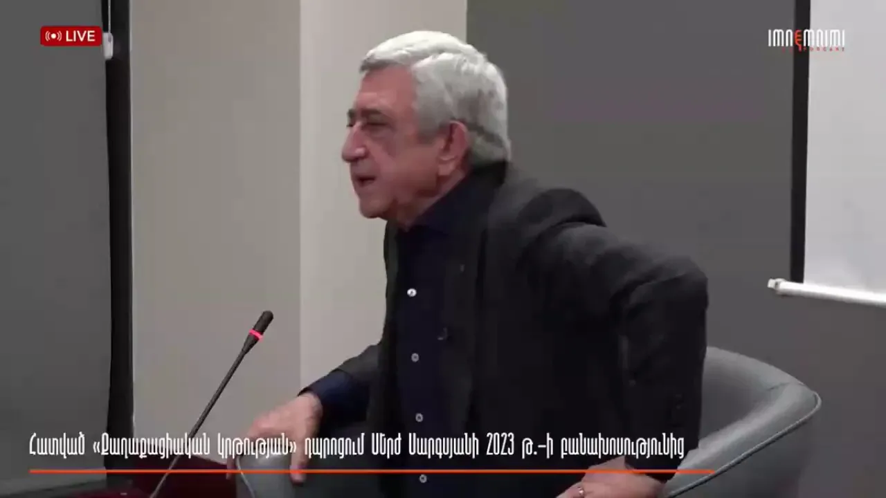 Ermenistan Eski Cumhurbaşkanı Sarkisyan: Azerbaycan'a Silah Satışları Karşılığında Rusya'dan Askeri Yardım Aldık Ermenistan Eski Cumhurbaşkanı Sarkisyan: Azerbaycan'a Silah Satışları Karşılığında Rusya'dan Askeri Yardım Aldık